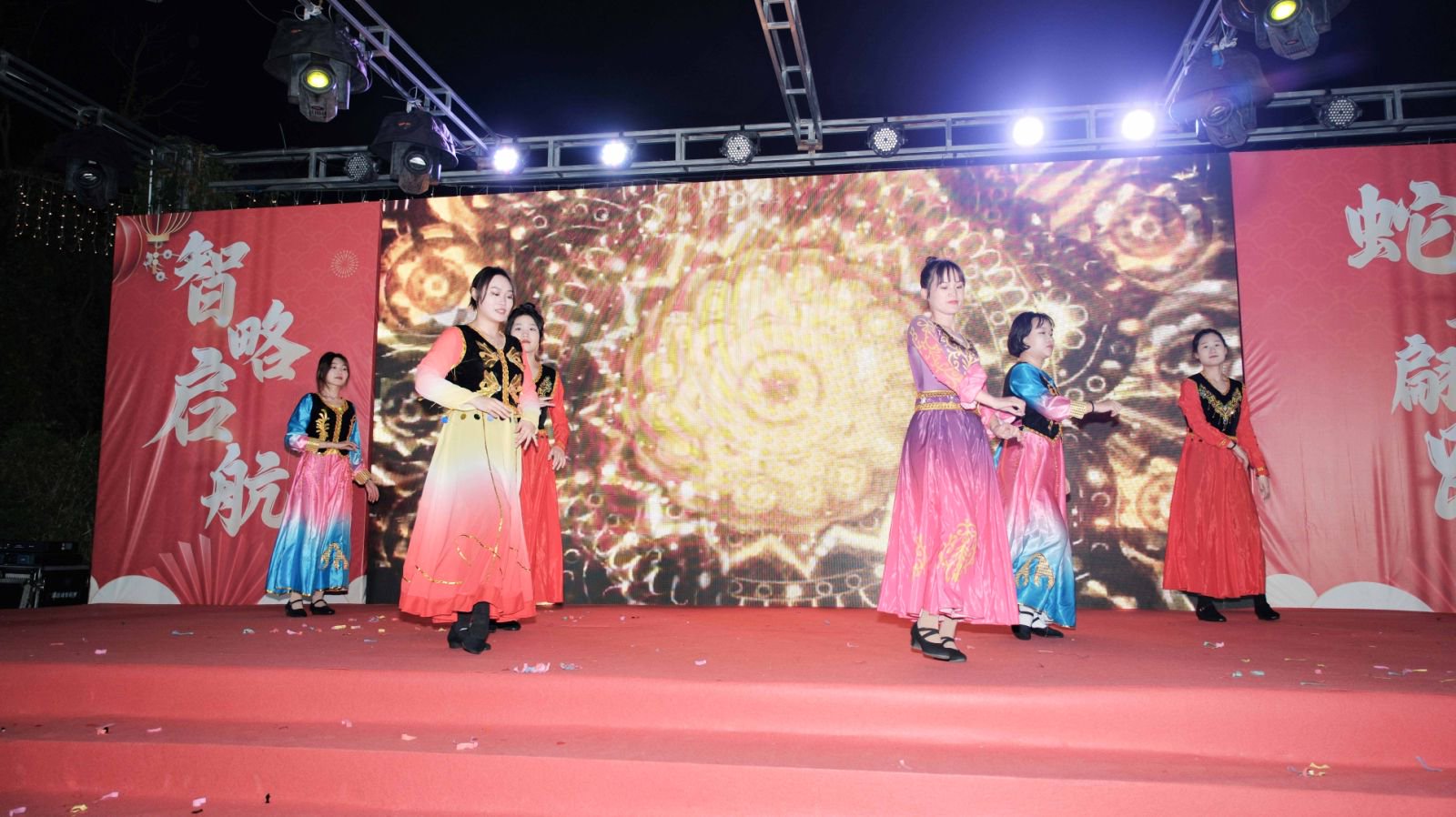 久信達科技2024年年會圓滿落幕：感恩同行，共創(chuàng)環(huán)保新未來，乘風破浪，夢想起航(圖9)