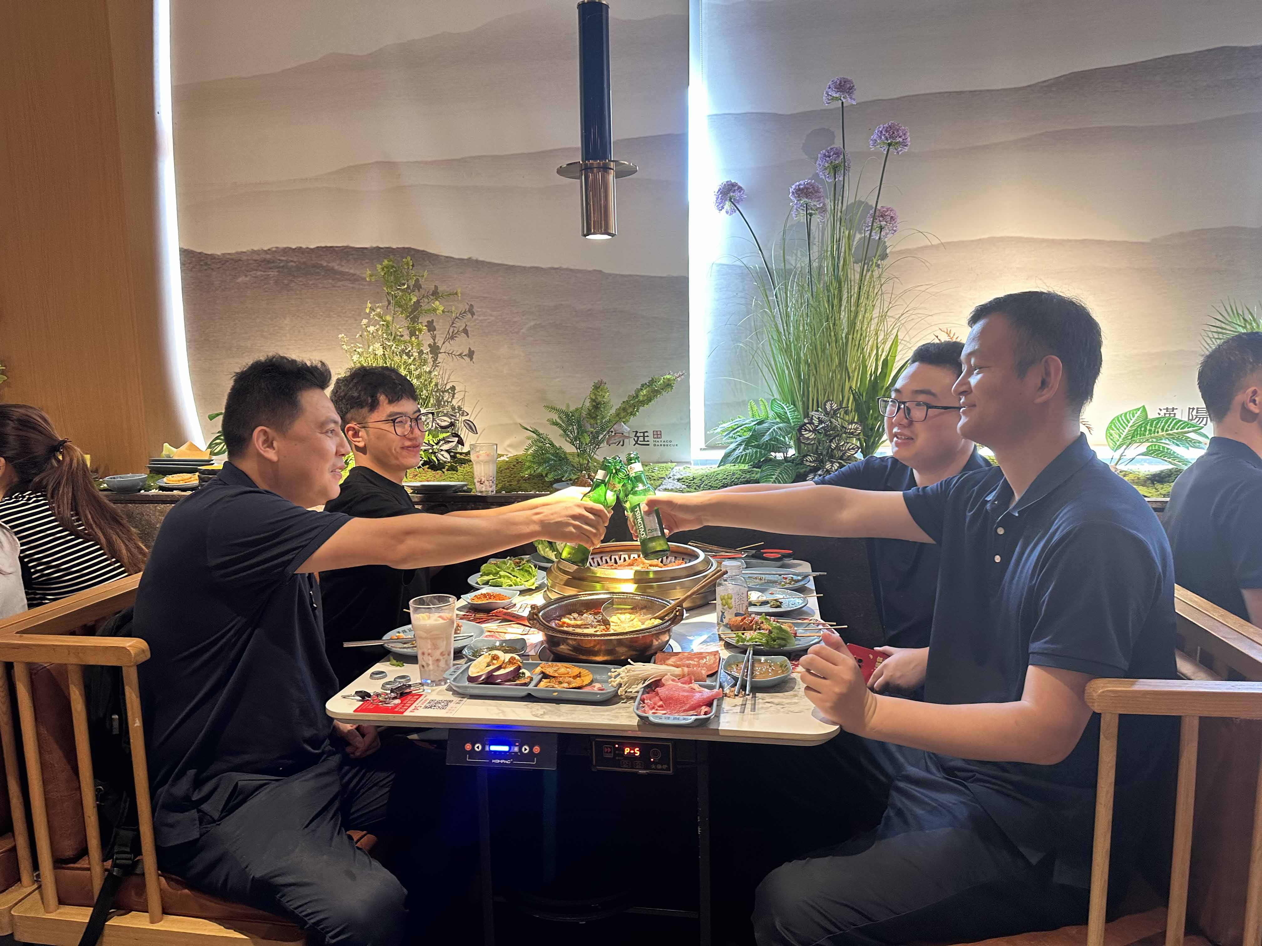 久信達(dá)科技公司員工齊聚光明區(qū)蠄蜍石，開(kāi)啟活力爬山之旅暨團(tuán)建活動(dòng)(圖5)